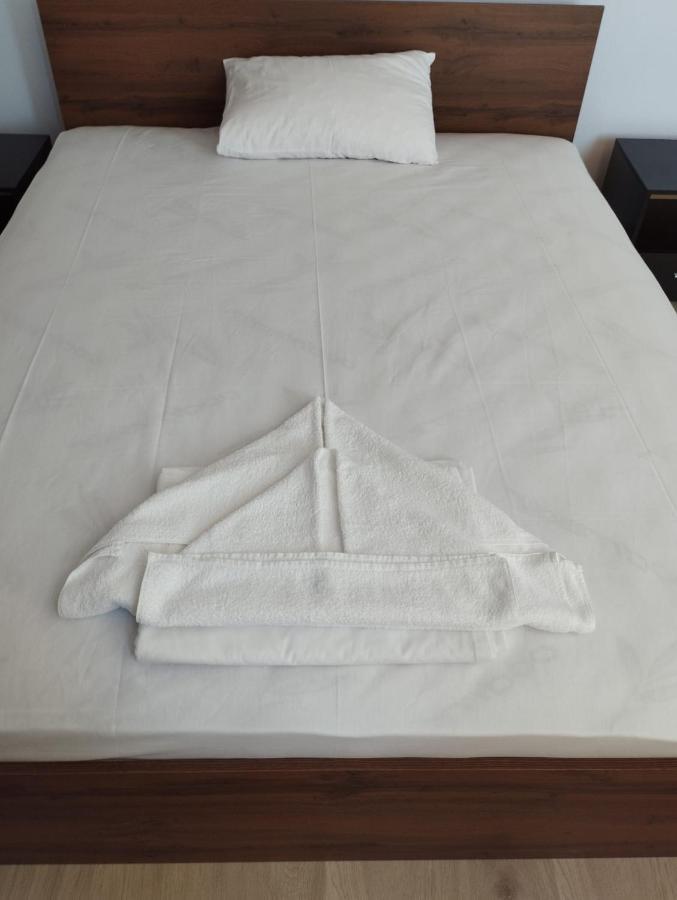 Alfa Guest Rooms With Parking Varna Bagian luar foto
