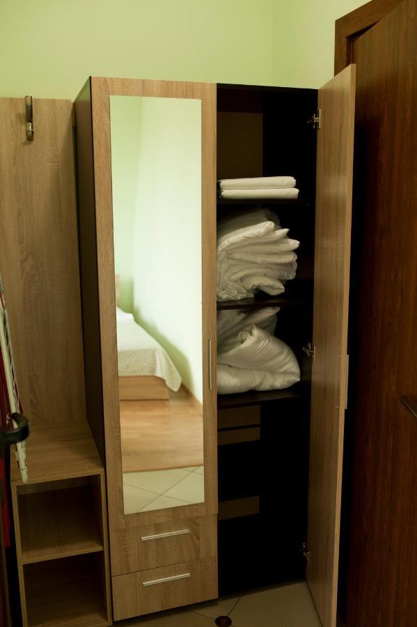 Alfa Guest Rooms With Parking Varna Bagian luar foto