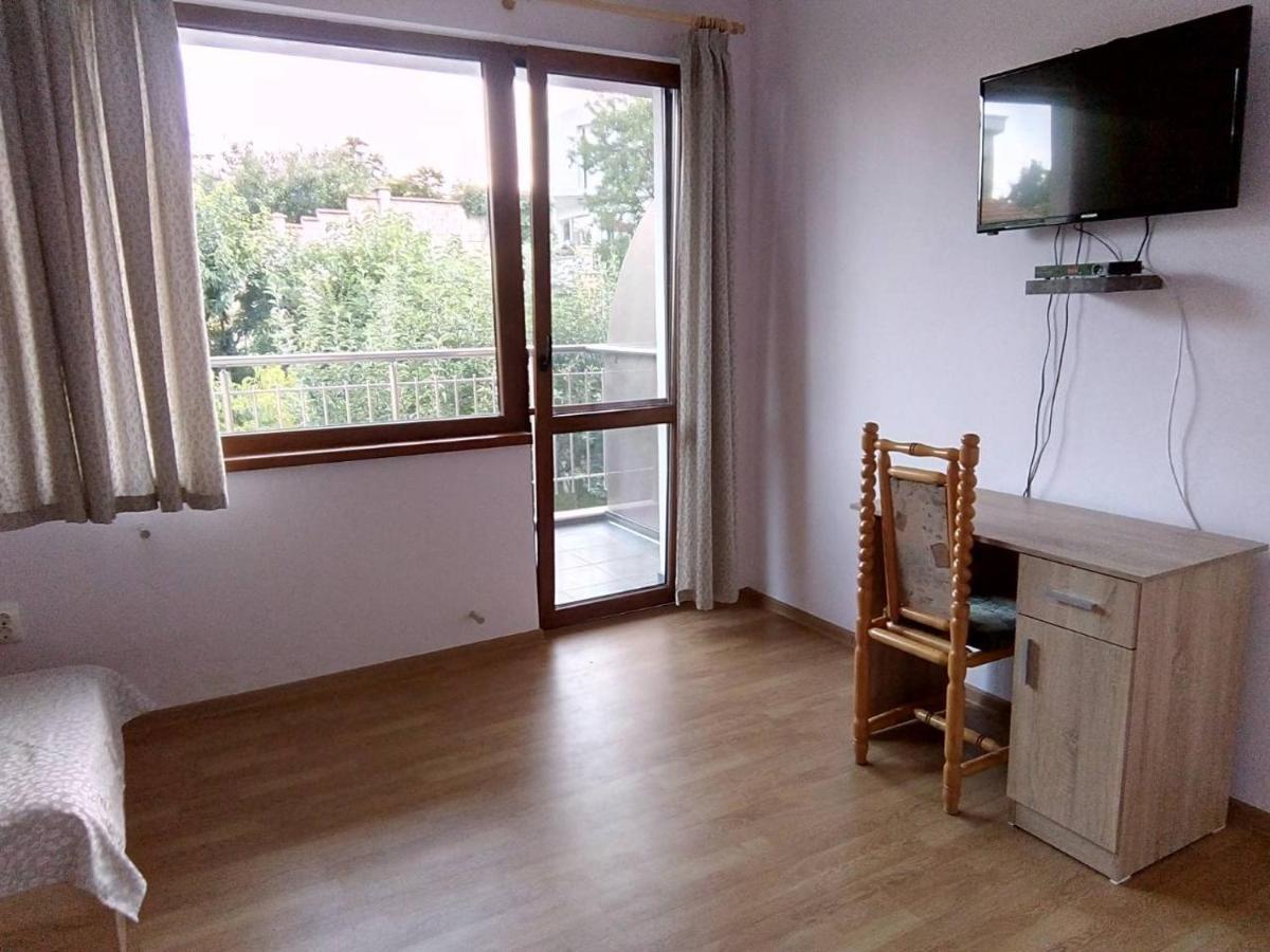 Alfa Guest Rooms With Parking Varna Bagian luar foto