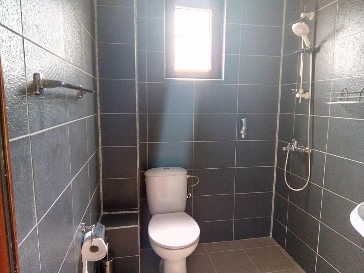 Alfa Guest Rooms With Parking Varna Bagian luar foto