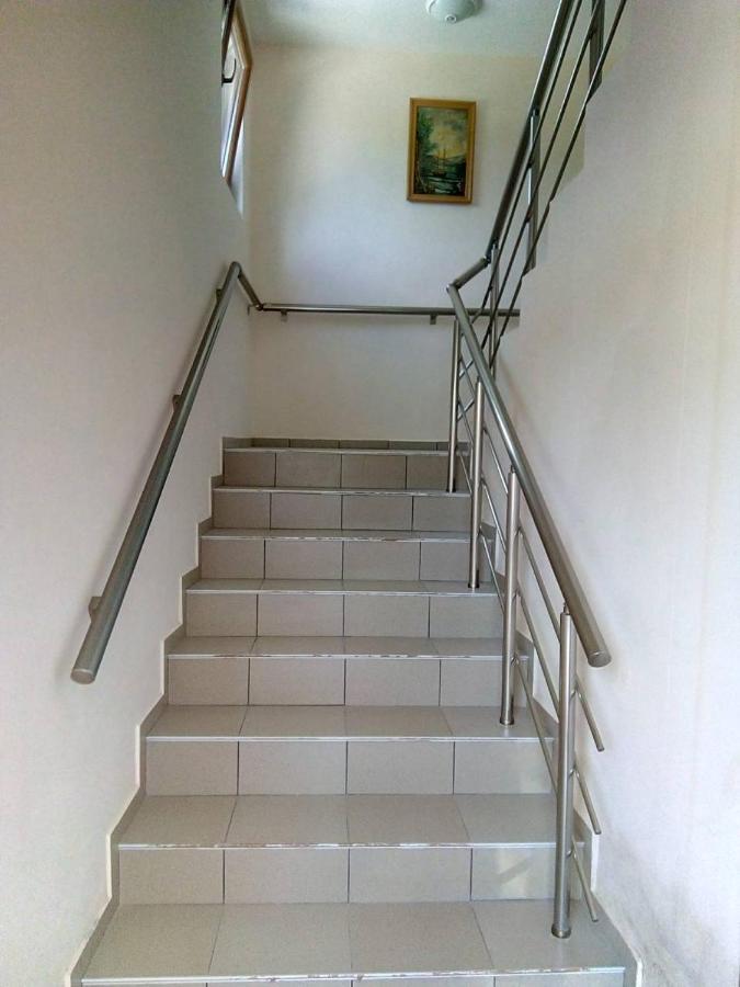Alfa Guest Rooms With Parking Varna Bagian luar foto