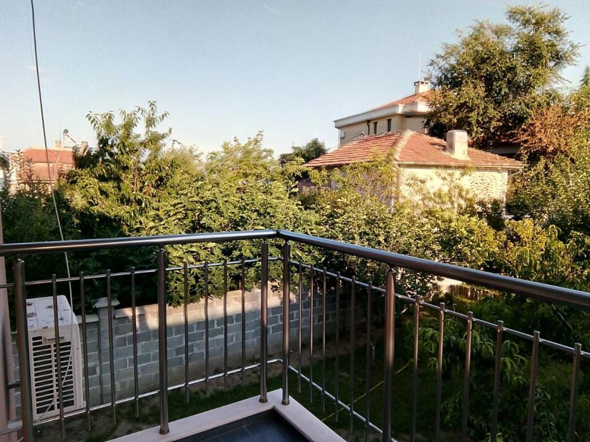 Alfa Guest Rooms With Parking Varna Bagian luar foto