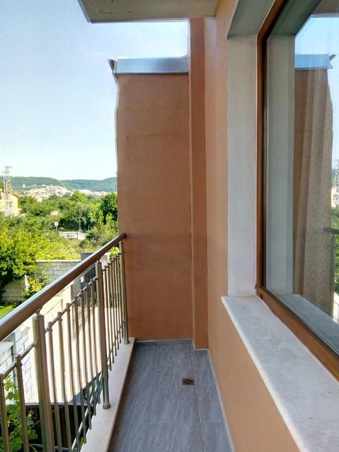 Alfa Guest Rooms With Parking Varna Bagian luar foto