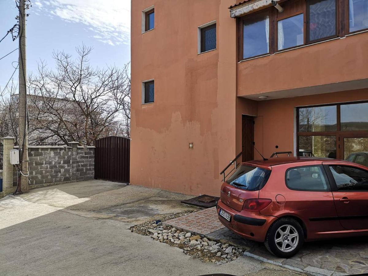 Alfa Guest Rooms With Parking Varna Bagian luar foto
