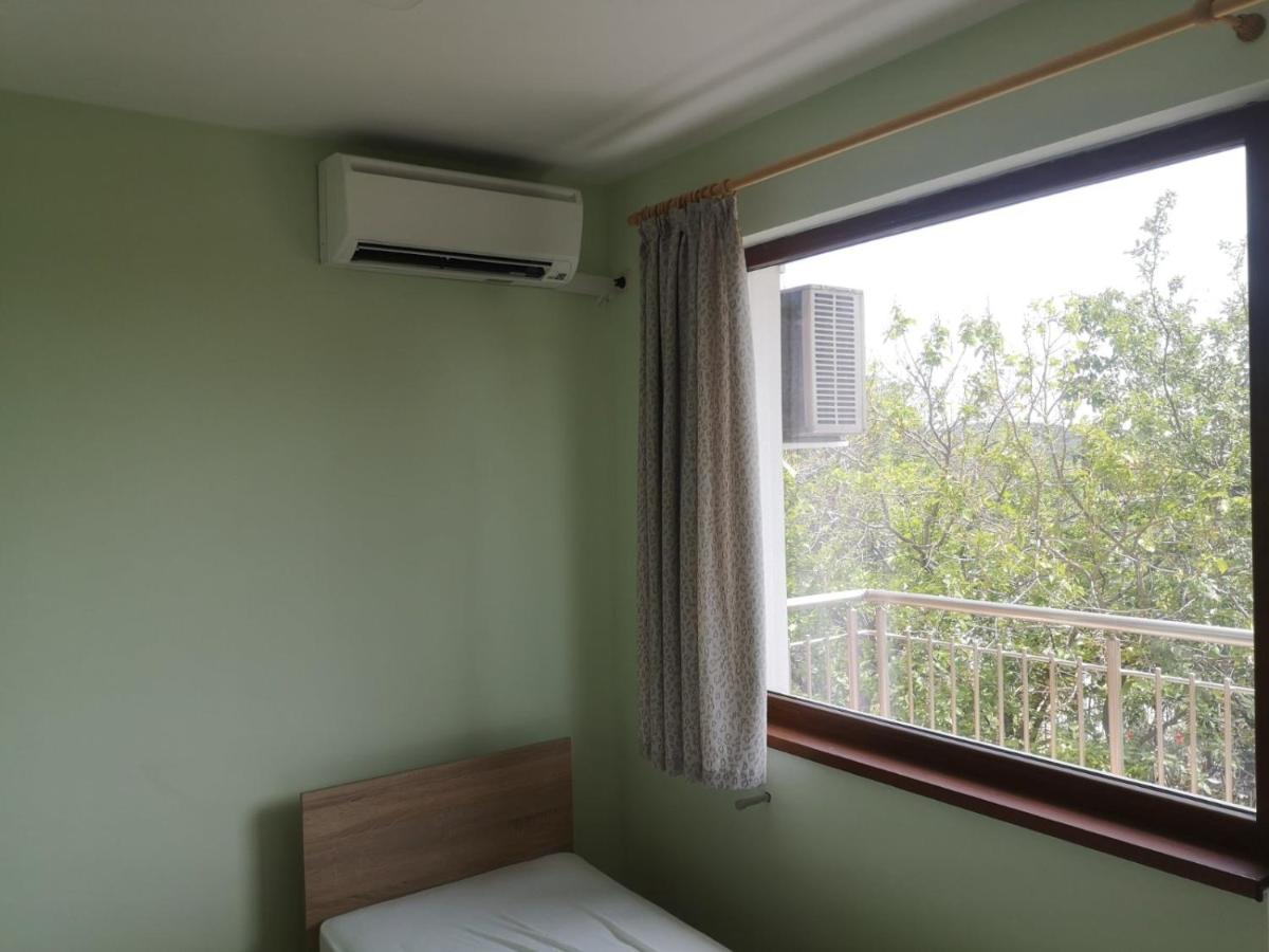 Alfa Guest Rooms With Parking Varna Bagian luar foto